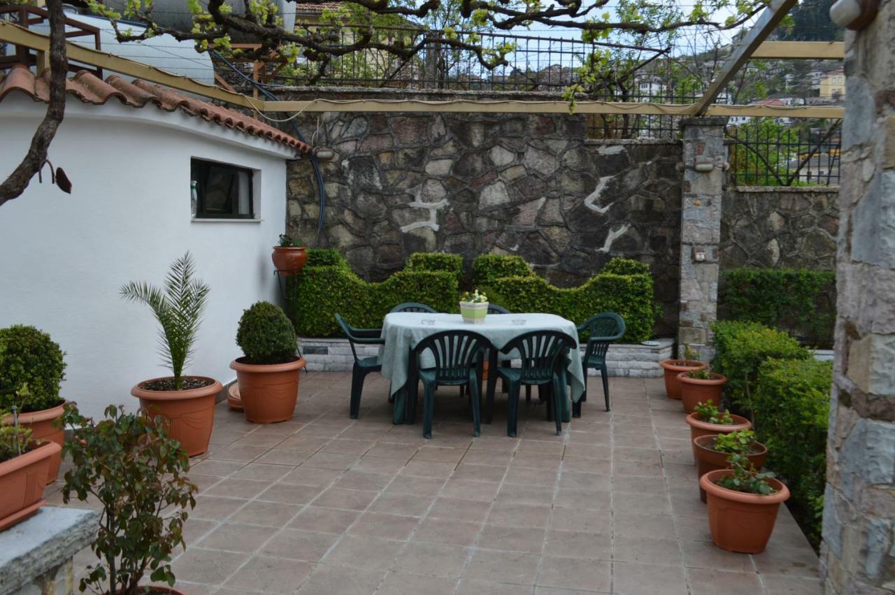Vila Ss Kekezi Vila Gjirokastër Exterior foto