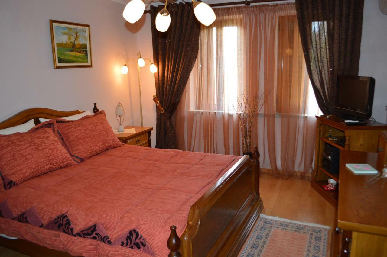Vila Ss Kekezi Vila Gjirokastër Exterior foto