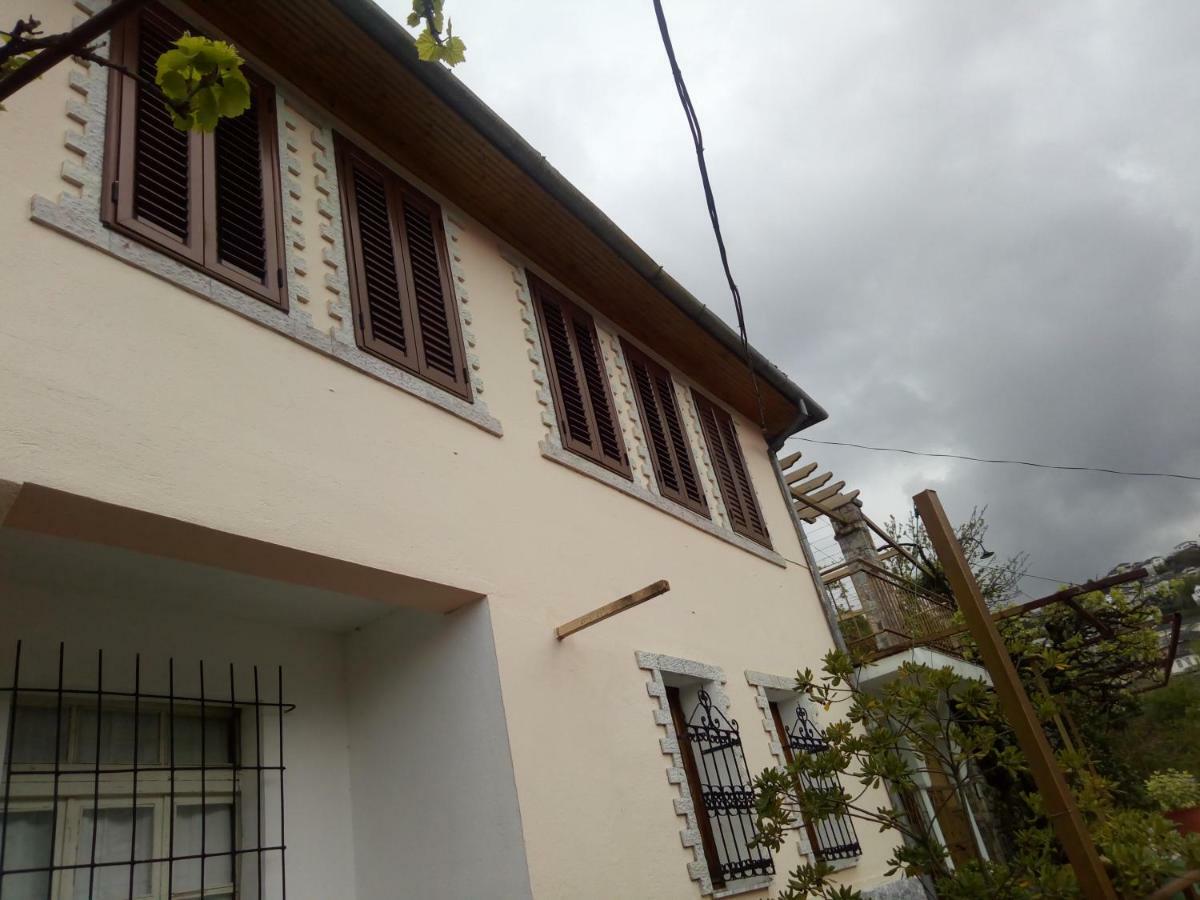 Vila Ss Kekezi Vila Gjirokastër Exterior foto